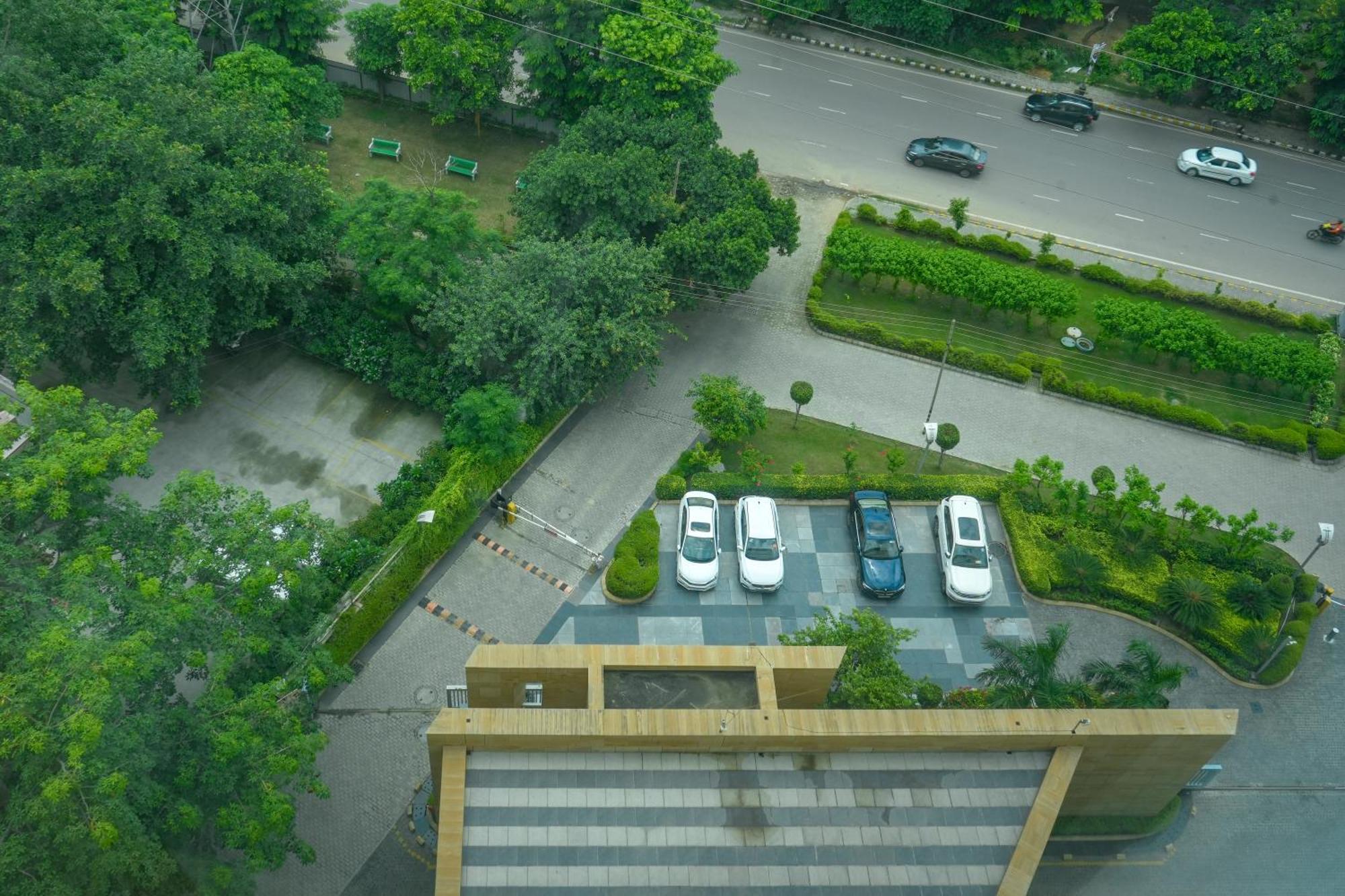 Hotel Courtyard By Marriott Gurugram Downtown Gurgaon Zewnętrze zdjęcie